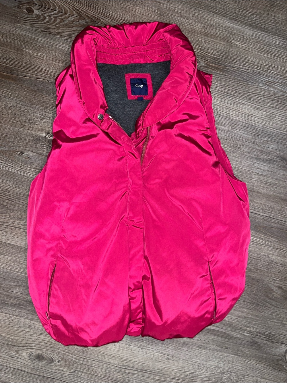 GAP Women's Bright Pink Puffy Vest